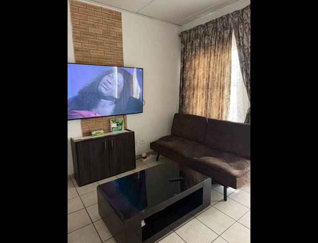 2 BEDROOM APARTMENT FOR SALE IN DAWN PARK